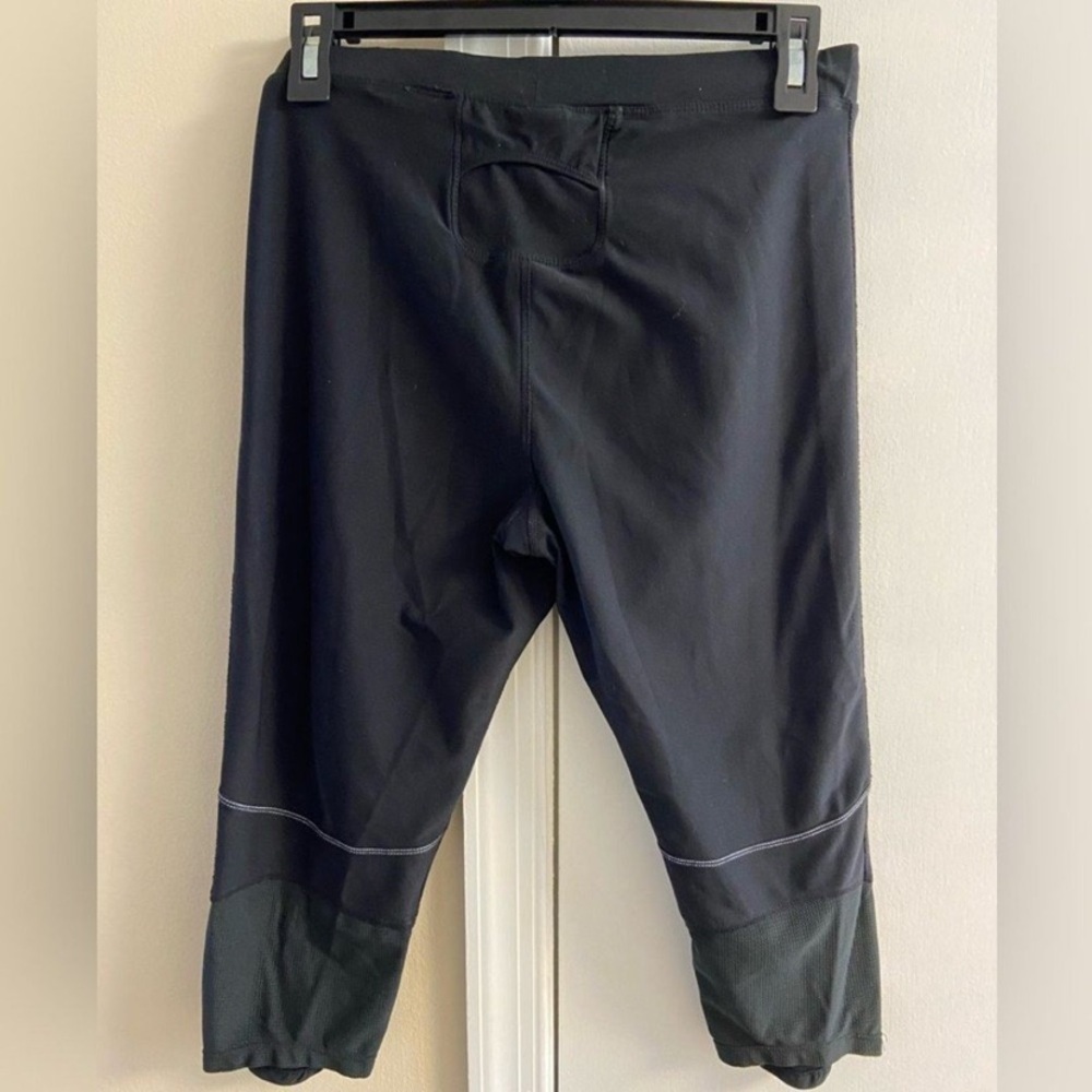 Nike Black Athletic Capris leggings crop Medium - Picture 2 of 5